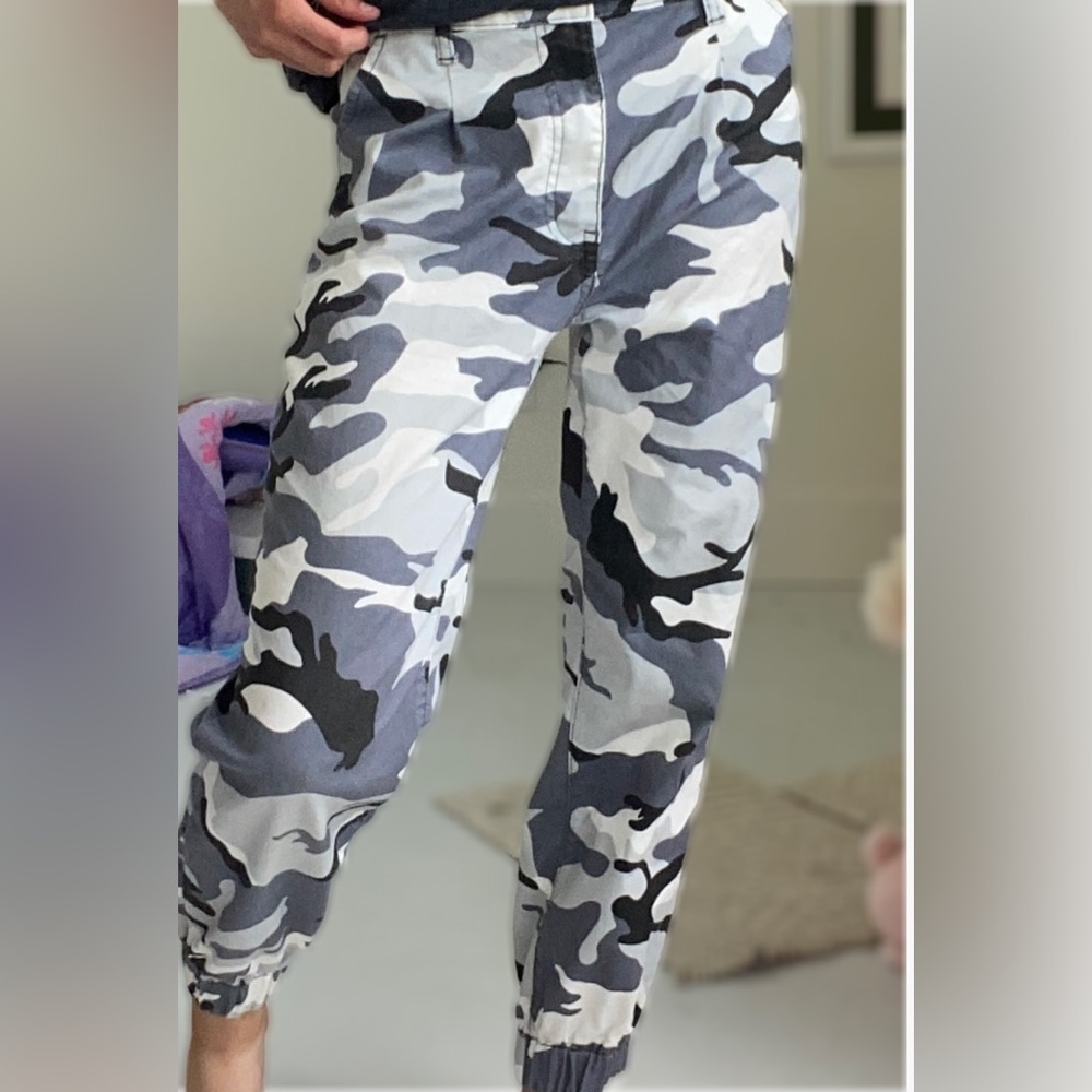 Juniors camo jogger jean pants